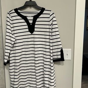 Kim Roger’s dress. Excellent used condition. Side pockets